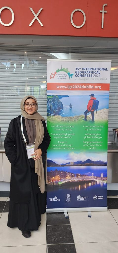 Kepala Pusat Studi Sosial Asia Tenggara (PSSAT) Universitas Gadjah Mada, Prof. Dr. Rini Rachmawati, S.Si., M.T., menghadiri the 35th International Geographical Congress (IGC) 2024 di Dublin, Irlandia